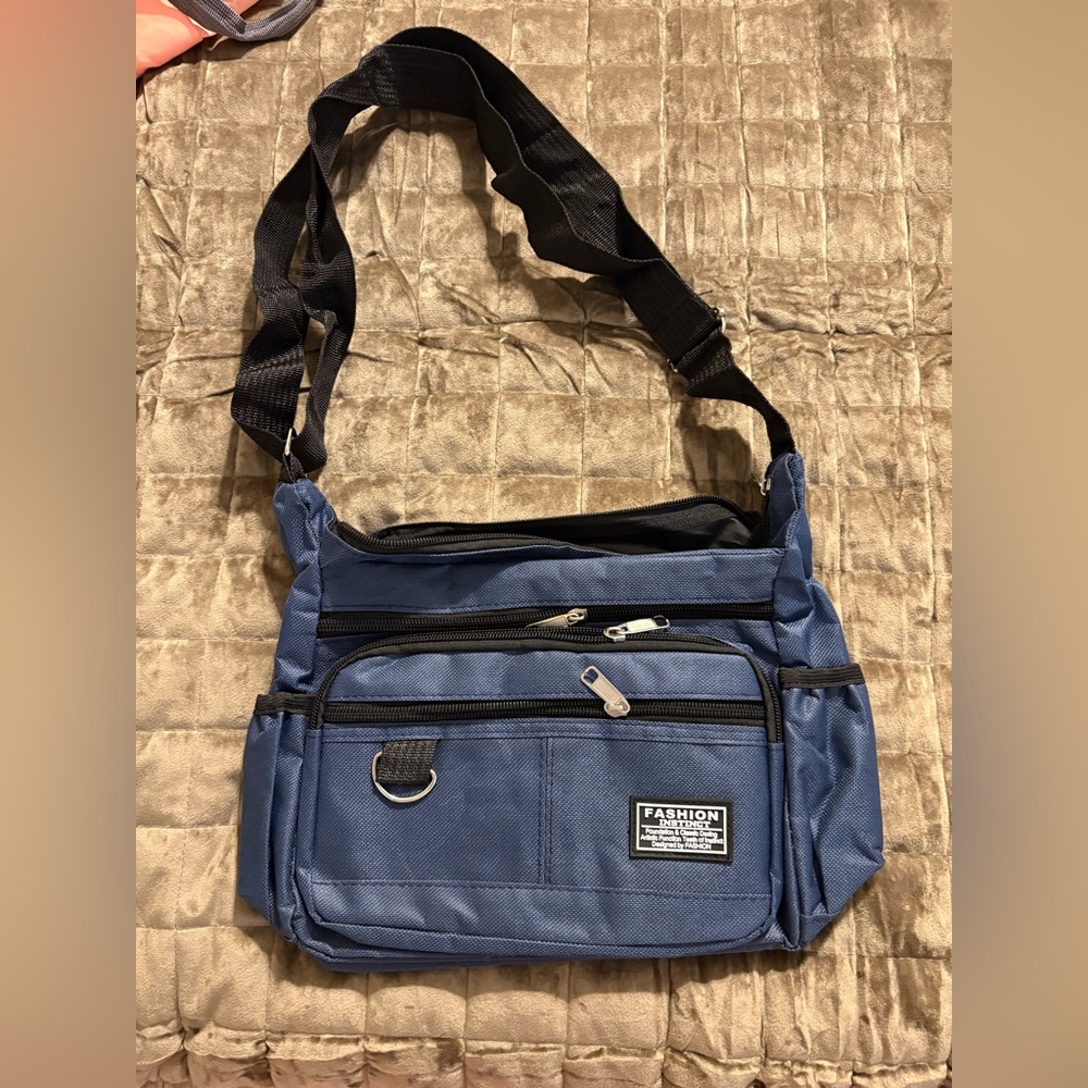 Blue Shoulder Bag – Multi-Pocket Organizer